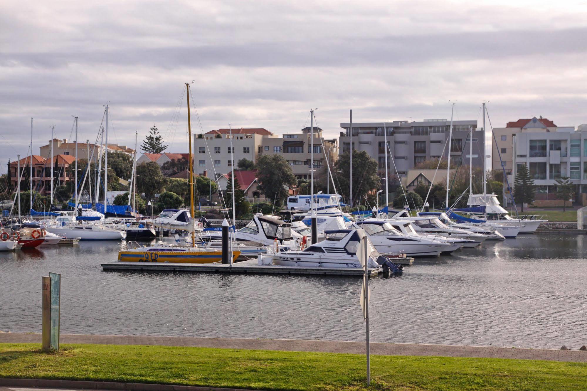 Bayswaterfront Apartments แอดิเลด ภายนอก รูปภาพ